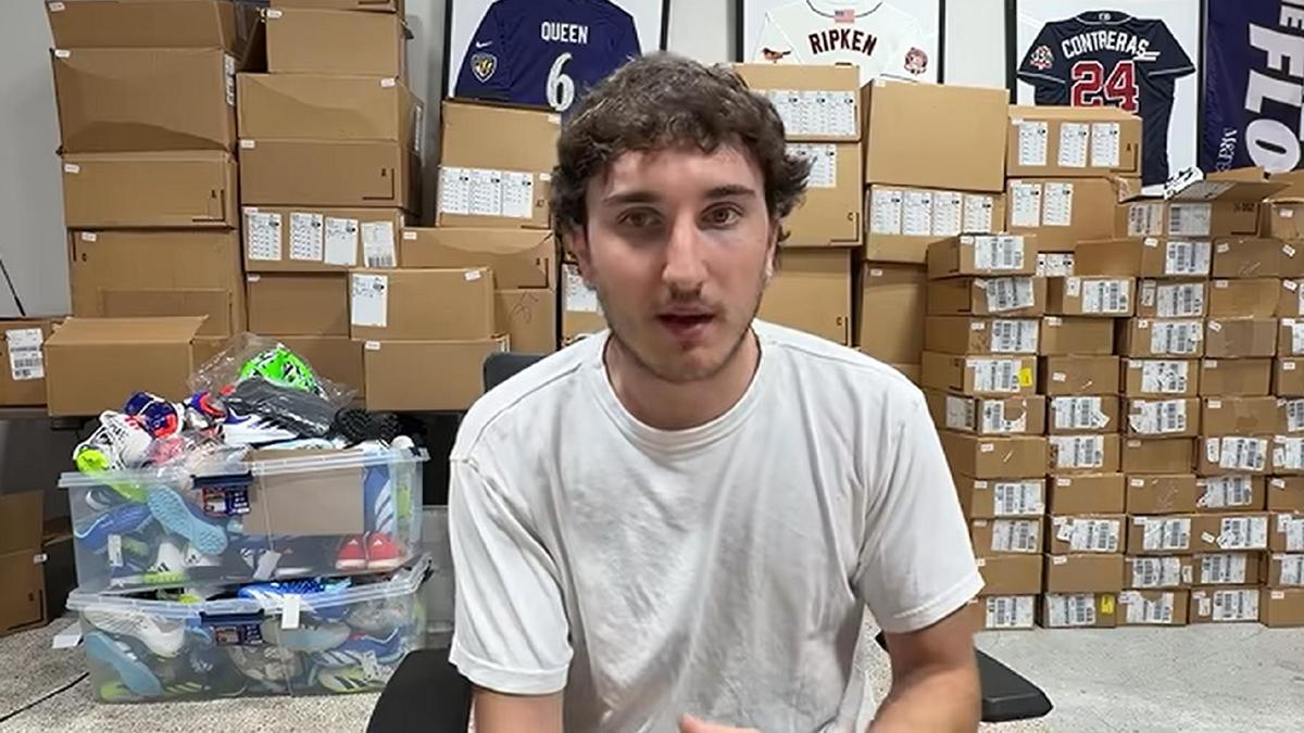El joven creador de contenido asegura que está dispuesto a colaborar con Adidas.