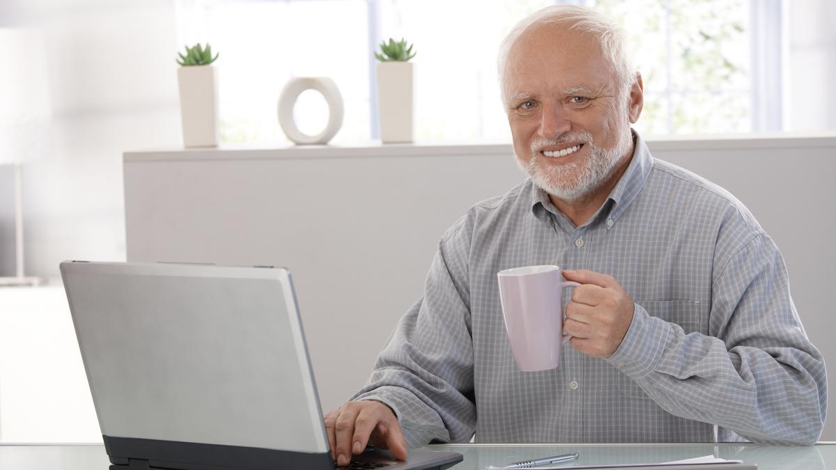 La historia del señor que se convirtió en meme por su sonrisa triste - Onda  Vasca