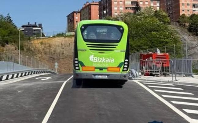 Los autobuses de Bizkaibus y Galdabusa ya circulan por el nuevo puente de Zuhatzu