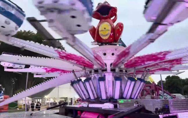 La atracción 'La Rana Loca', en funcionamiento.