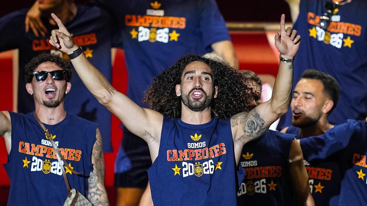 Cucurella eligió una curiosa canción para ser recibido como campeón.