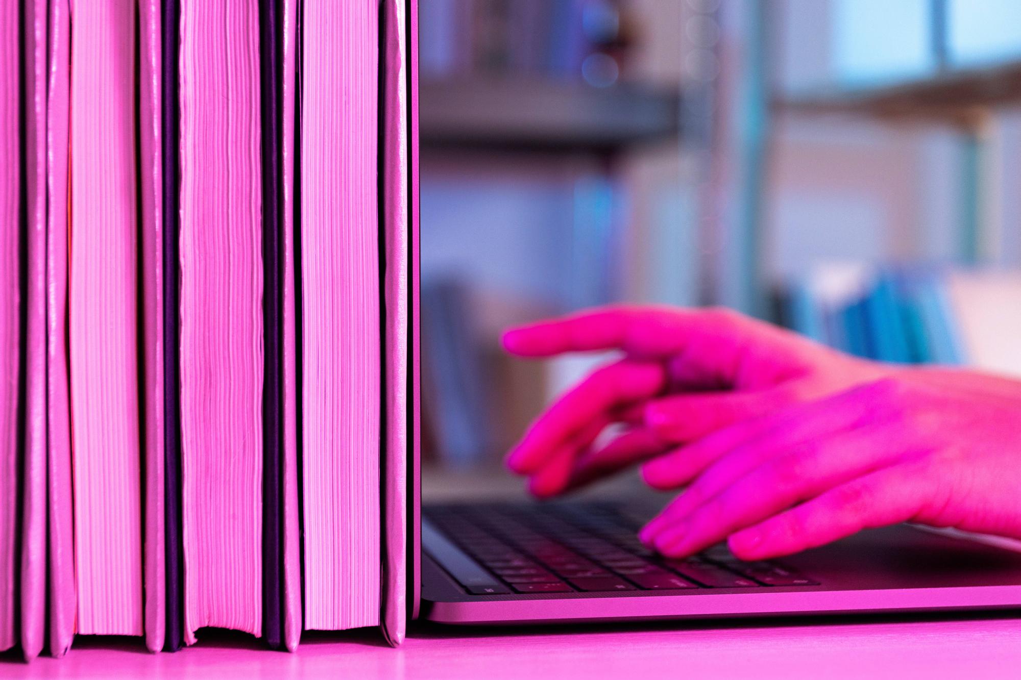 Está revolución tecnológica presenta tanto puntos a favor como en contra.