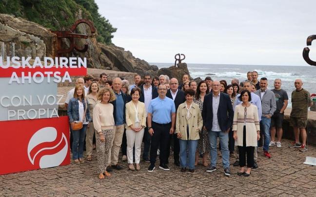 El PNV presentó ayer a sus candidatos al Congreso y al Senado por Gipuzkoa.