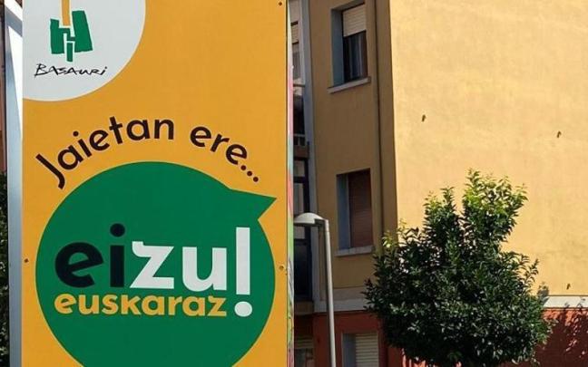 Los totems lanzan mensajes relacionados con euskera, igualdad, inmigración y medioambiente