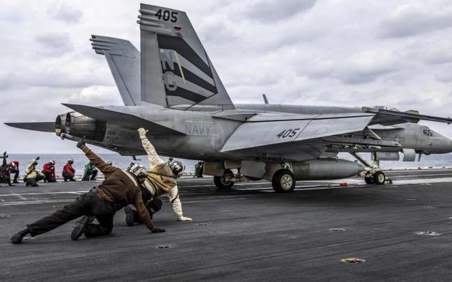 El lanzamiento esta semana de una aeronave estadounidense desde el USS Abraham Lincoln.