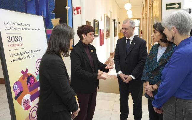 El lehendakari Urkullu, ayer, en la presentación de la Estrategia de Igualdad 2030 celebrada en Gasteiz. / EFE El lehendakari Urkullu, ayer, en la presentación de la Estrategia de Igualdad 2030 celebrada en Gasteiz.
