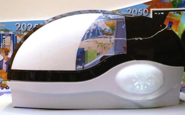 La máquina Mirai Ningen Sentakuki en funcionamiento.