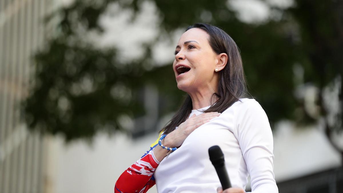 La líder antichavista María Corina Machado pronuncia un discurso este jueves, en una manifestación en Caracas