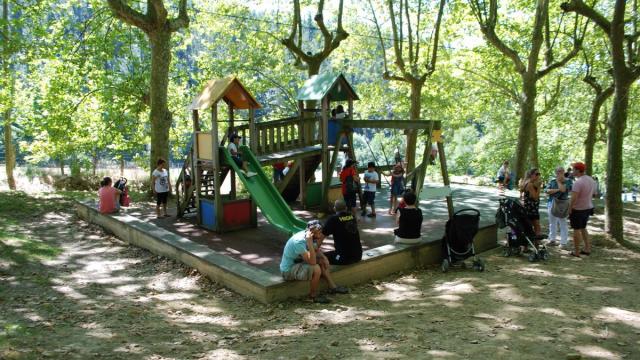Área infantil del parque San Roque en Amurrio