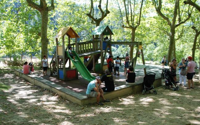 Área infantil del parque San Roque en Amurrio
