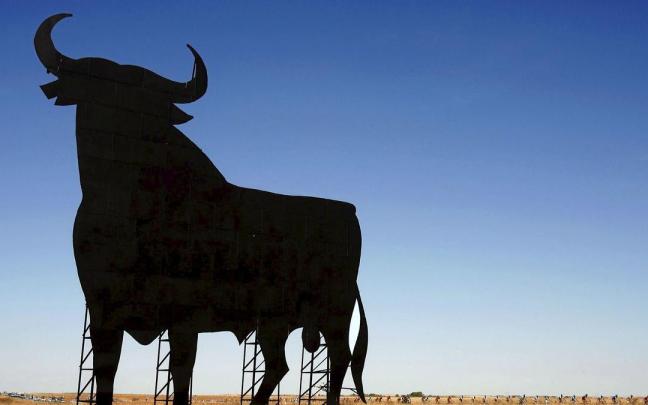 Un toro de Osborne cerca de Ponferrada (León).