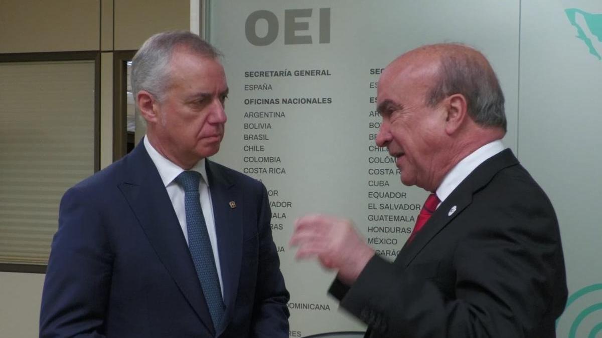 El lehendakari, Iñigo Urkullu, y el secretario general de la Organización de Estados Iberoamericanos, Mariano Jabonero, en una imagen de archivo.