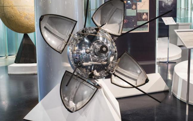 Réplica del módulo de descenso del 'Luna 9' que se exhibe en el Museo de Cosmonáutica de Rusia.