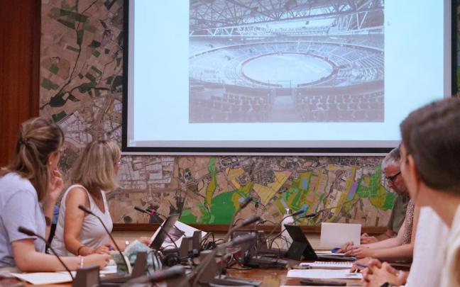 Iradier Arena "erabilera anitzeko benetako espazio" bihurtuko duen ekintza plana aurkeztu du Gasteizko Udalak.