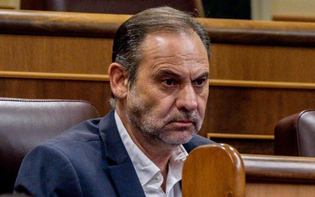 El diputado José Luis Ábalos durante una sesión plenaria, en el Congreso de los Diputados