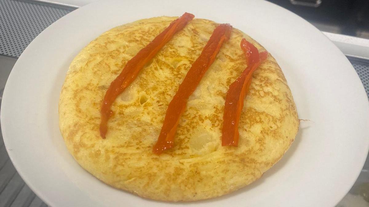 El bar El Mojito elabora tortillas individuales.