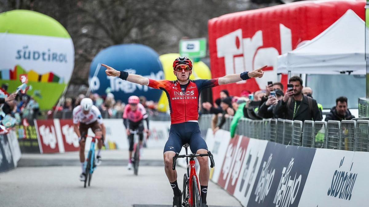 Tao Geoghegan se impone en la primera etapa del Tour de los Alpes