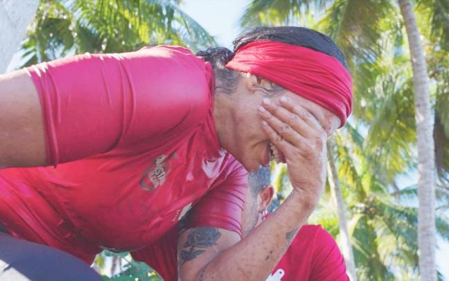 Yami llora por el dolor del golpe que se ha dado