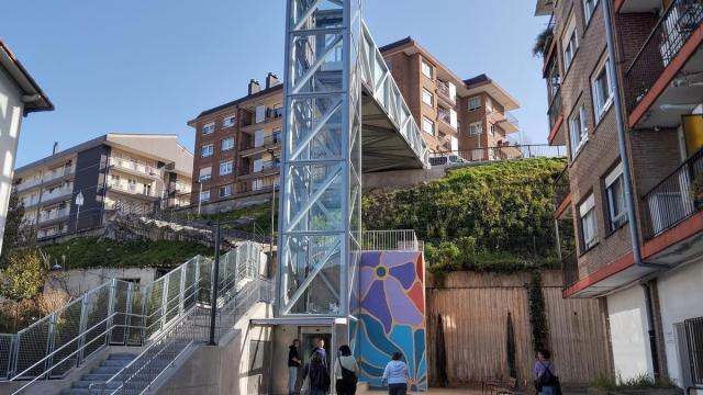 Inauguración del ascensor.