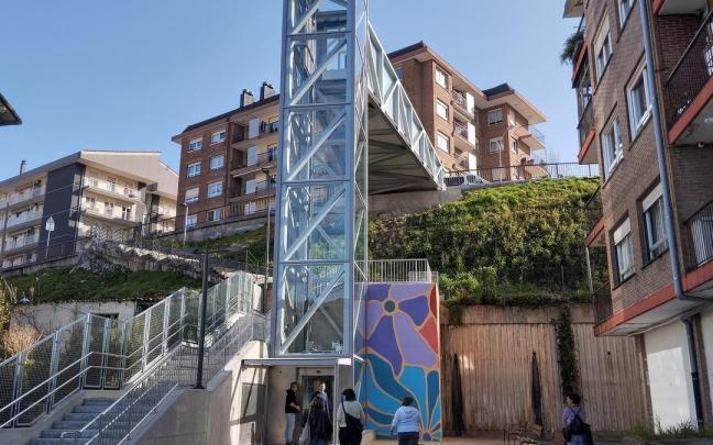 Inauguración del ascensor.