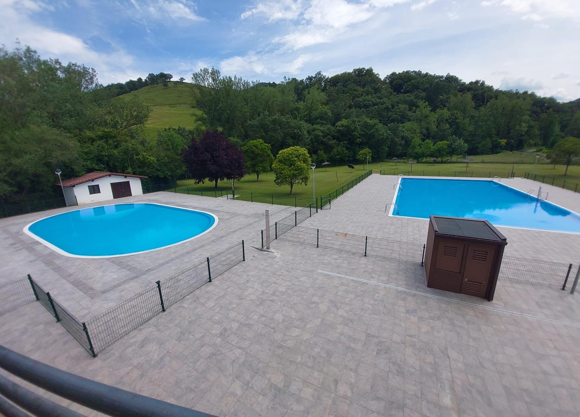 Recinto Piscinas de Artziniega en La Barcena