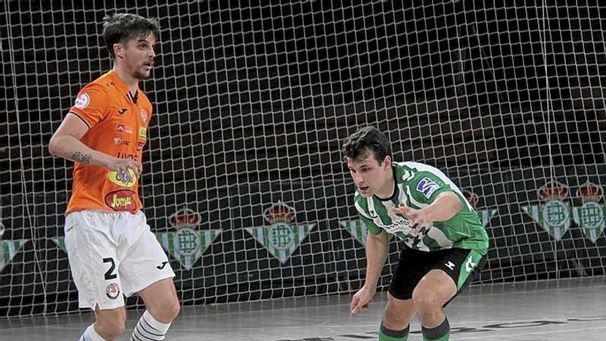 David García, con el esférico en el partido de la jornada pasada.