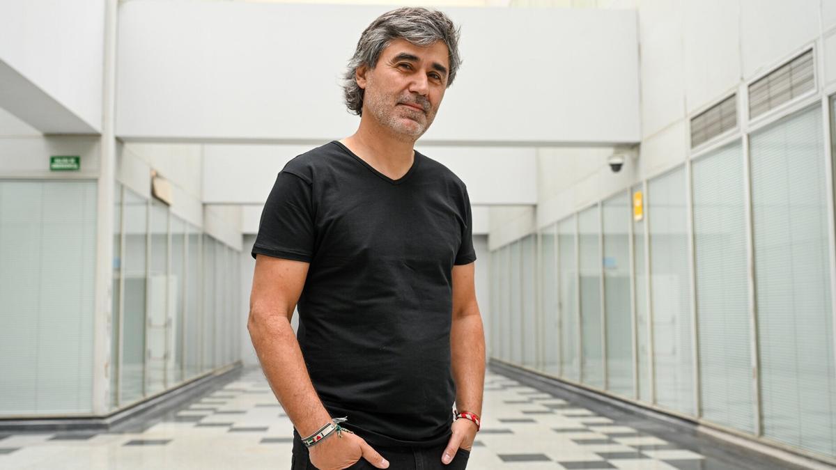 El escritor Pedro Simón en su última visita a Bilbao.