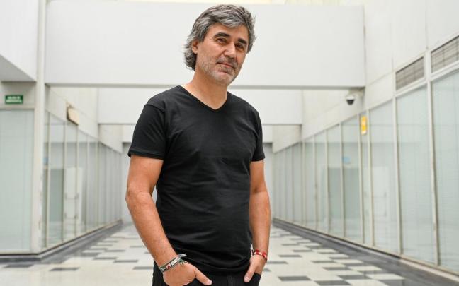 El escritor Pedro Simón en su última visita a Bilbao.