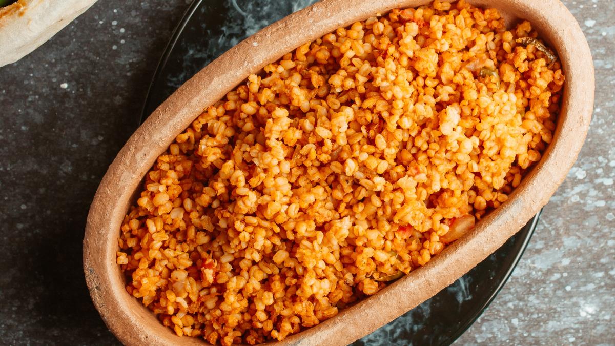 Bulgur con salsa de tomate. FREEPIK