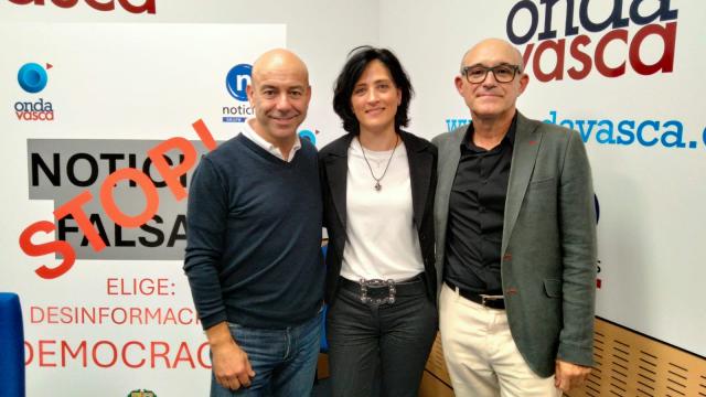 Doctor en Farmacia, Juan del Arco, y la Doctora Mari José Díaz, directora del Centro de Información del Medicamento del Colegio Farmacéutico