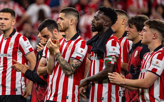 Los jugadores del Athletic tras el partido en San Mamés ante el FC Barcelona / Athletic Club