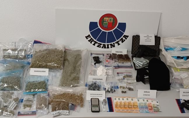 Drogas incautadas por la Ertzaintza en Pasaia. DEPARTAMENTO DE SEGURIDAD