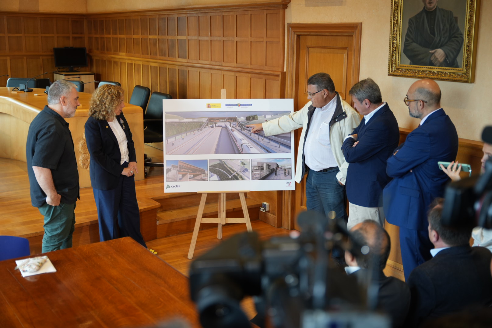 Firma del acuerdo para la construcción de la nueva estación de Astigarraga