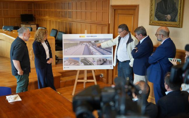 Firma del acuerdo para la construcción de la nueva estación de Astigarraga