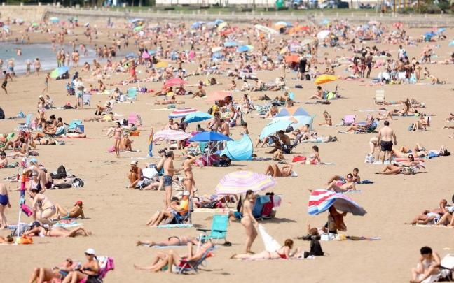 El agua de mar y la arena de las playas pueden ser foco de problemas y causar alguna afección de salud. El agua de mar y la arena de las playas pueden ser foco de problemas y causar alguna afección de salud.
