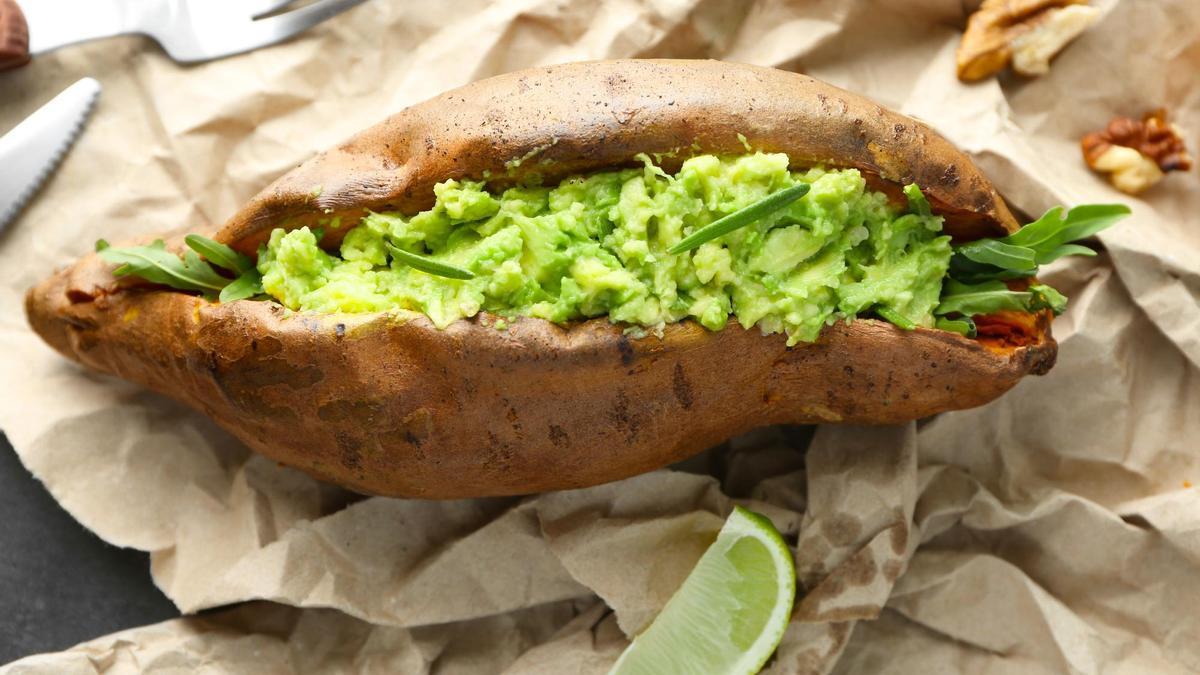 Tacos de boniato con judías y aguacate