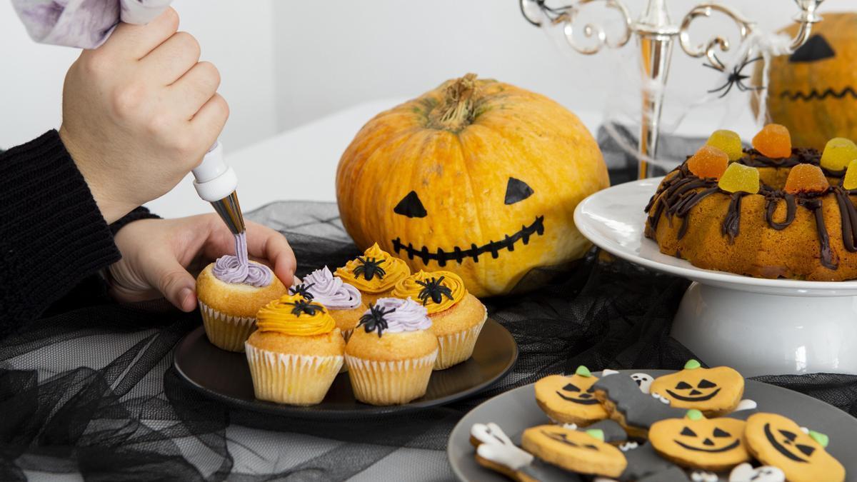 Diferentes postres con temática Halloween.