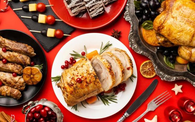 Mesa preparada para la cena de Navidad.