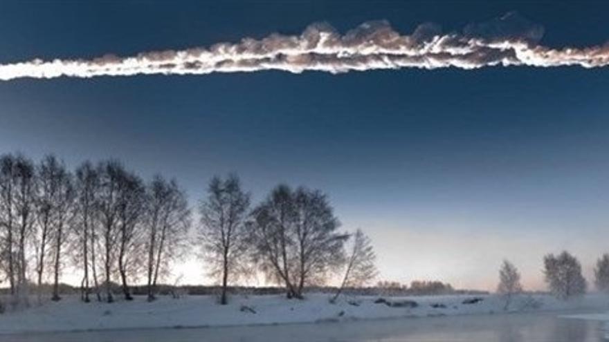 La explosión del asteroide en Cheliábinsk (Rusia).