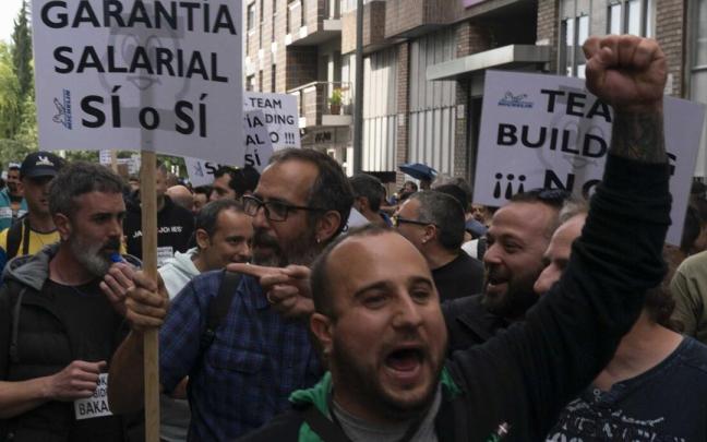 En imágenes: masiva respuesta de 2.500 trabajadores de Michelin en Vitoria por el convenio