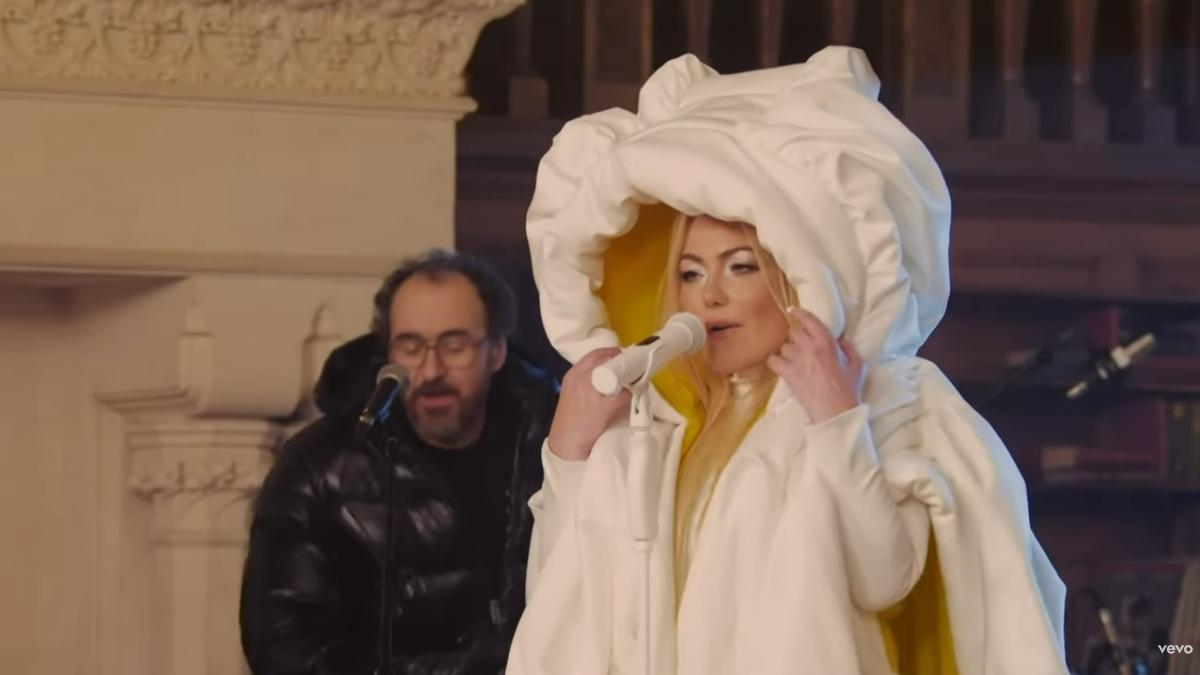 Amaia Montero y su 'edredón'.