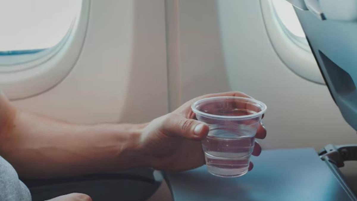 Es muy importante beber agua durante el día.