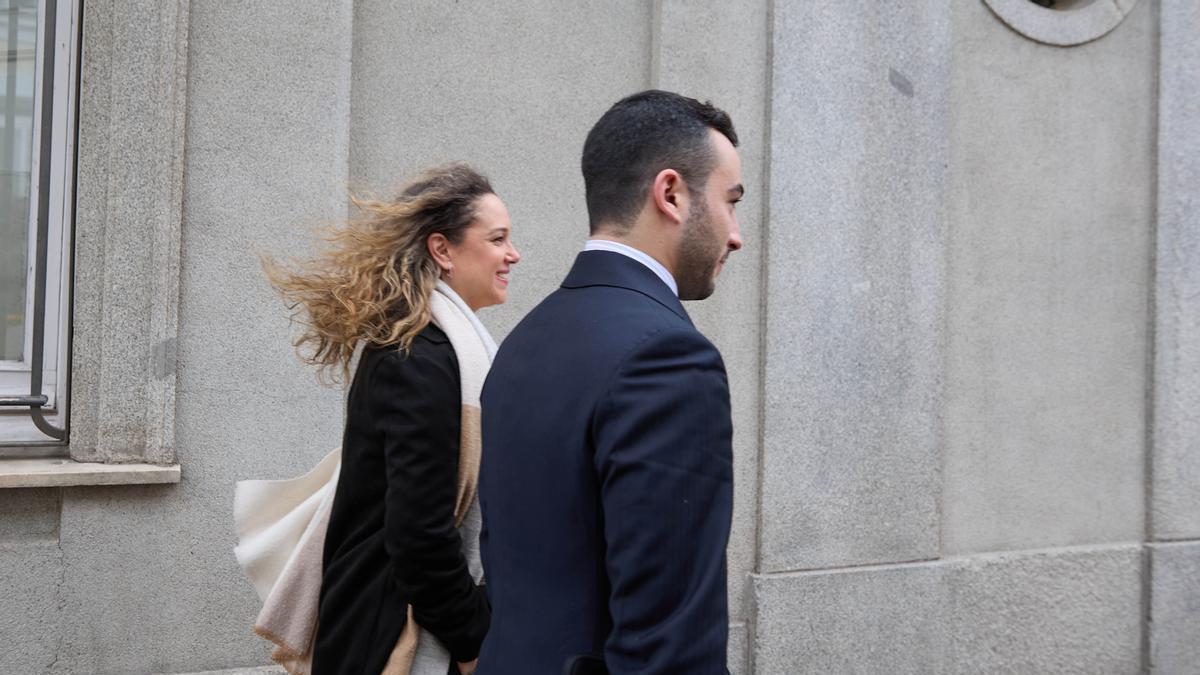 La hija de la empresaria, Carmen Pano, Leonor González Pano, a su salida de declarar en el Tribunal Supremo, a 25 de febrero de 2025.