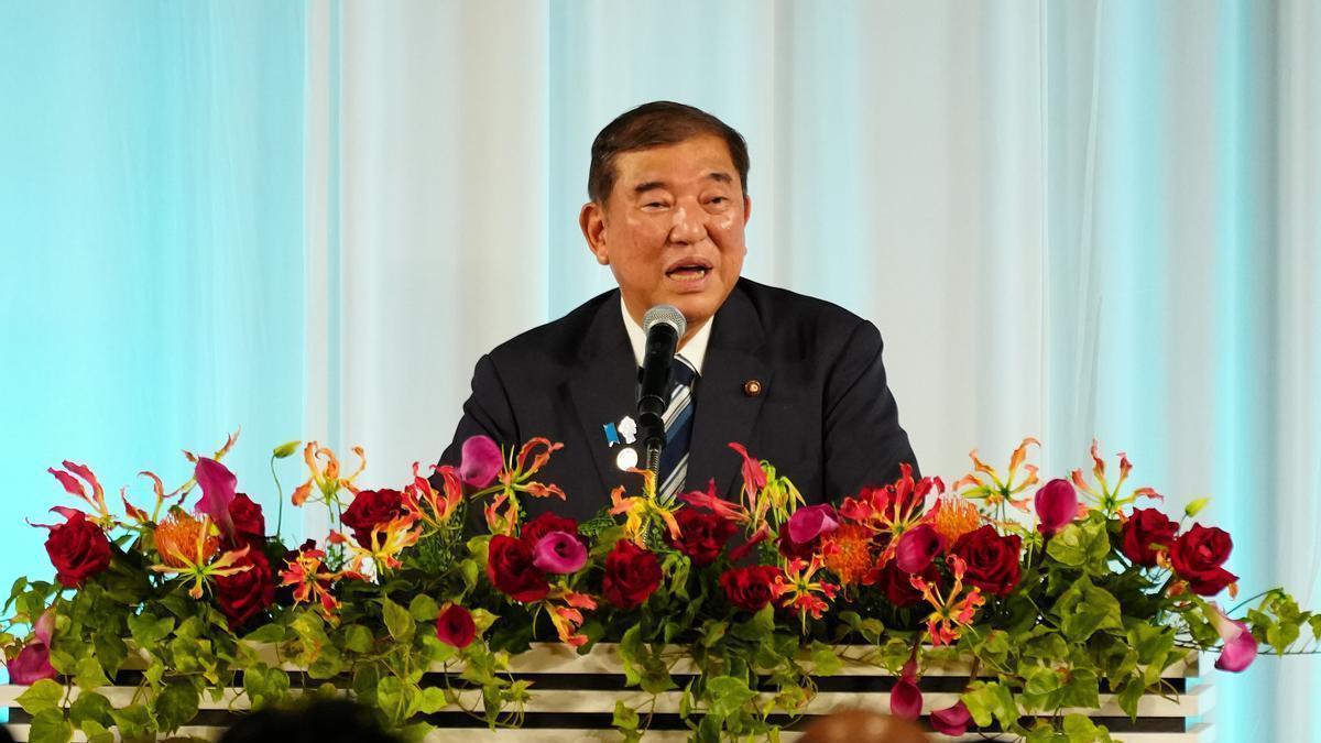 Dimite el primer ministro de Japón ante las críticas y divisiones en el seno de su partido