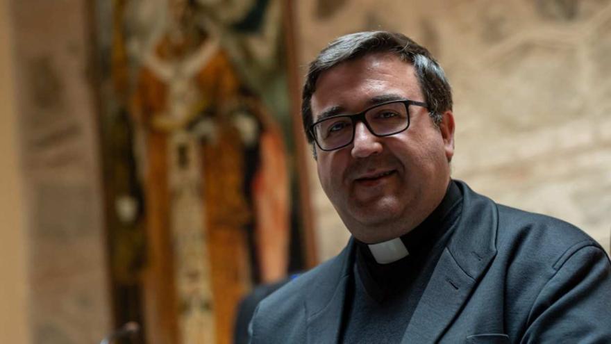 El sacerdote Carlos Loriente.