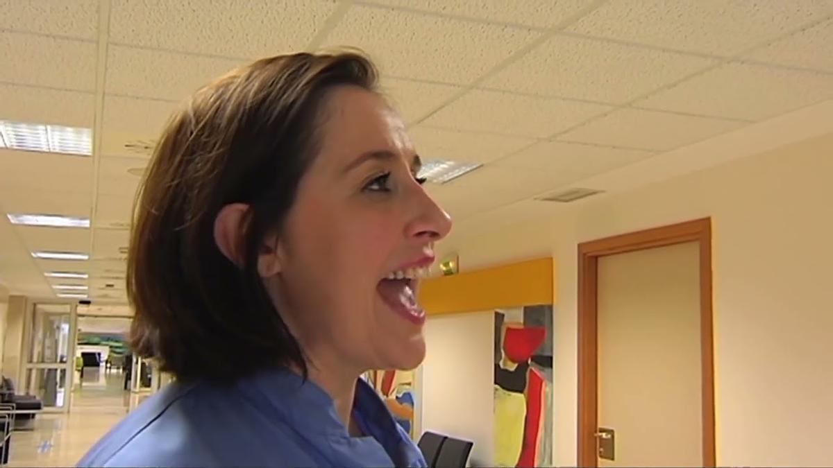 Una mujer realiza un irrintzi