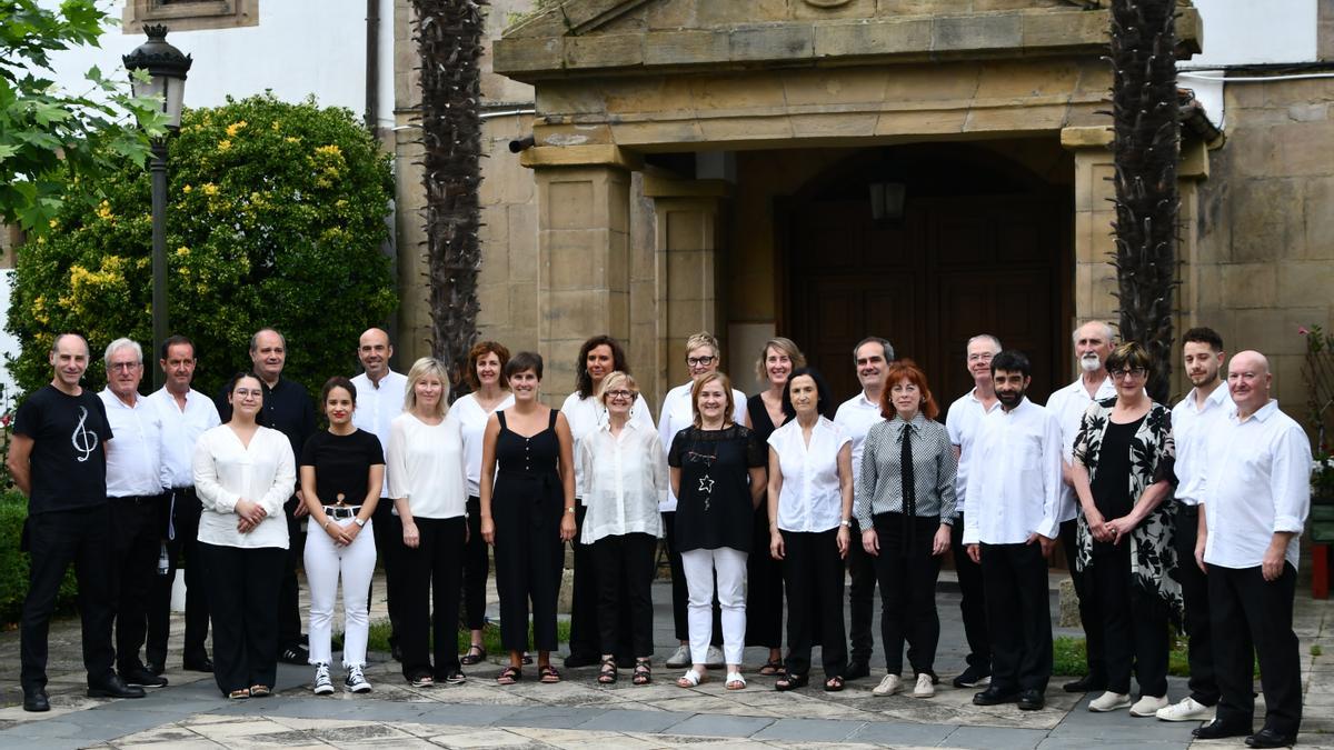 Aritzeta abesbatza en el concierto que ofreció el pasado 12 de julio en la capilla del Convento de las Brígidas de Lasarte.