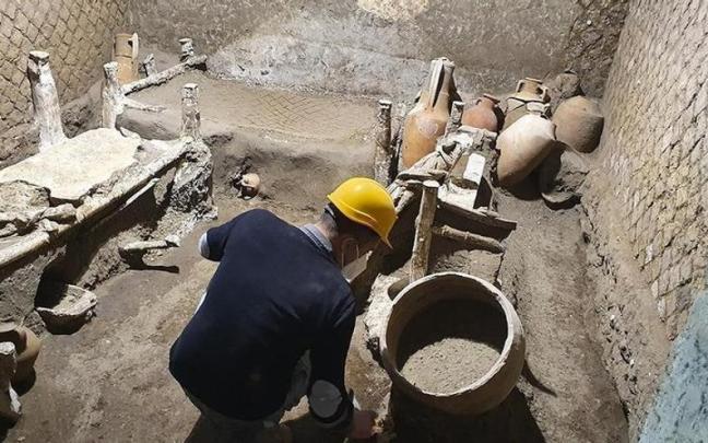 Imagen de archivo de una excvación arqueológica en Pompeya. Imagen de archivo de una excvación arqueológica en Pompeya.