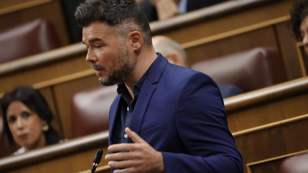 El portavoz de ERC, Gabriel Rufián, acusa a Junts de formar parte del "bloque de derecha y extrema derecha" del Congreso