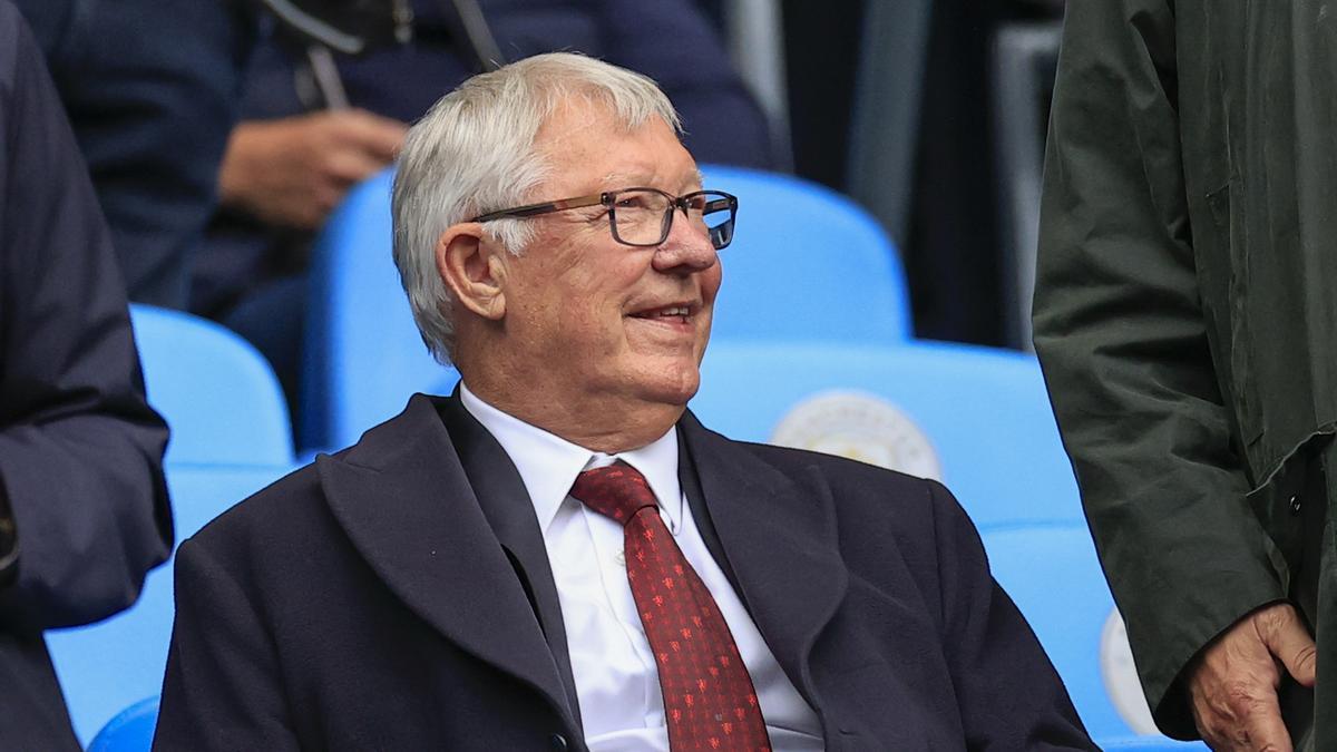 Sir Alex Ferguson, como espectador durante un partido.
